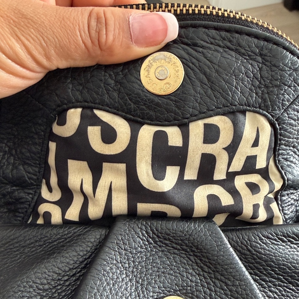 Marc Jacobs Black Pebbled Leather Crossbody Bag with Gold Hardware - Picture 3 of 4